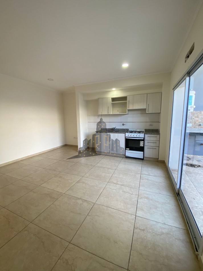 ALQUILER - DEPARTAMENTO DOS AMBIENTES - DOBLE PATIO - CASEROS NORTE 
