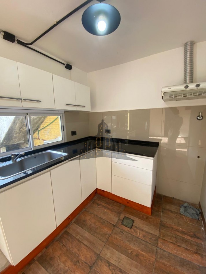 ALQUILER - CASEROS - PH DOS AMBIENTES - SIN EXPENSAS -