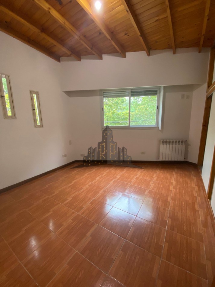 ALQUILER - DEPTO PRIMER PISO POR ESCALERA - TRES AMBIENTES - SIN EXPENSAS - V.BOSCH