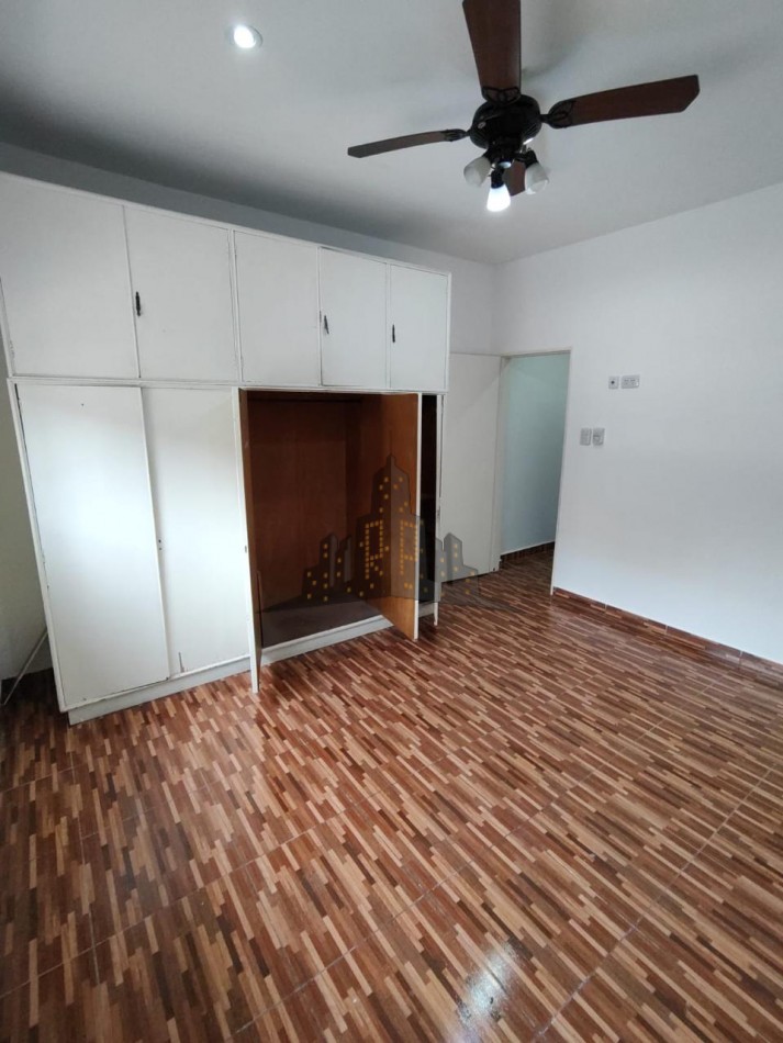 ALQUILER - PH AL FRENTE TRES AMBIENTES CON PATIO - SAENZ PEÑA - 