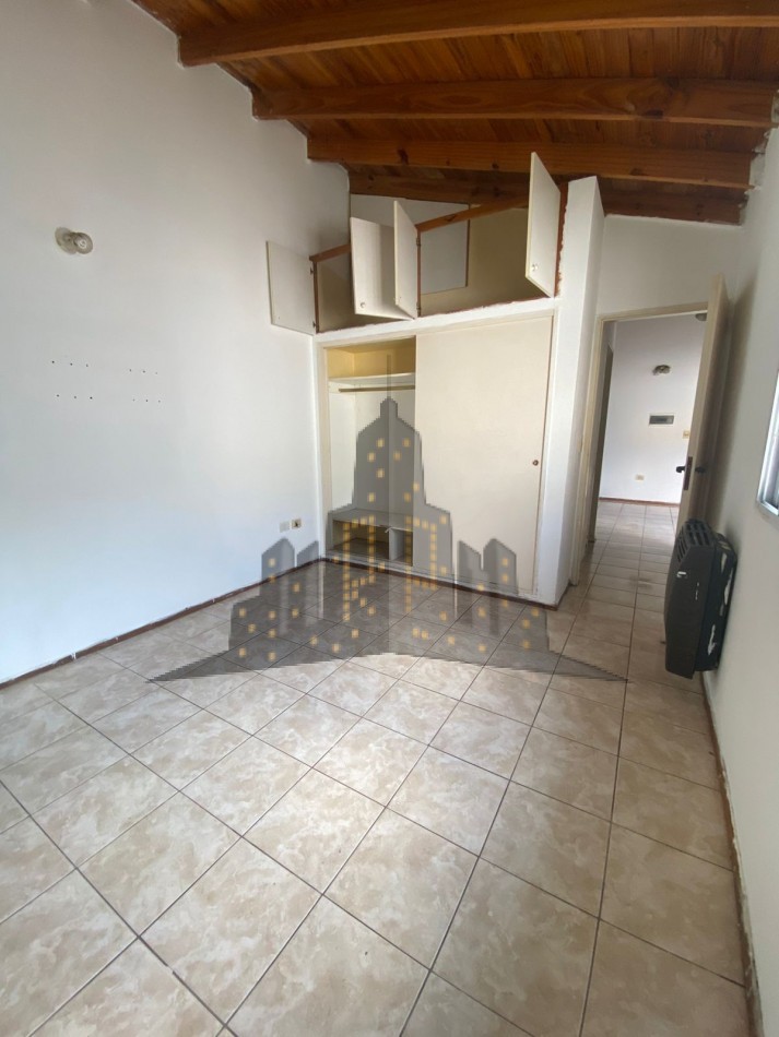 ALQUILER - PH - DOS AMBIENTES CON PATIO - CASEROS NORTE - SIN EXPENSAS