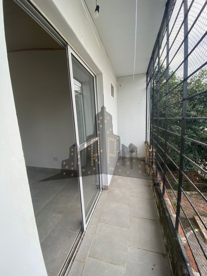 ALQUILER - DEPTO DOS AMBIENTES - DOBLE BALCON - SANTOS LUGARES - BAJAS EXPENSAS 