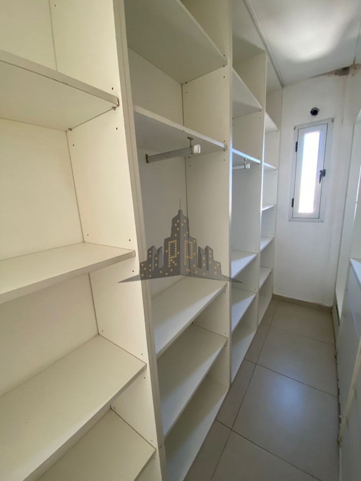 ALQUILER - DUPLEX TRES AMBIENES - CASEROS CENTRO -
