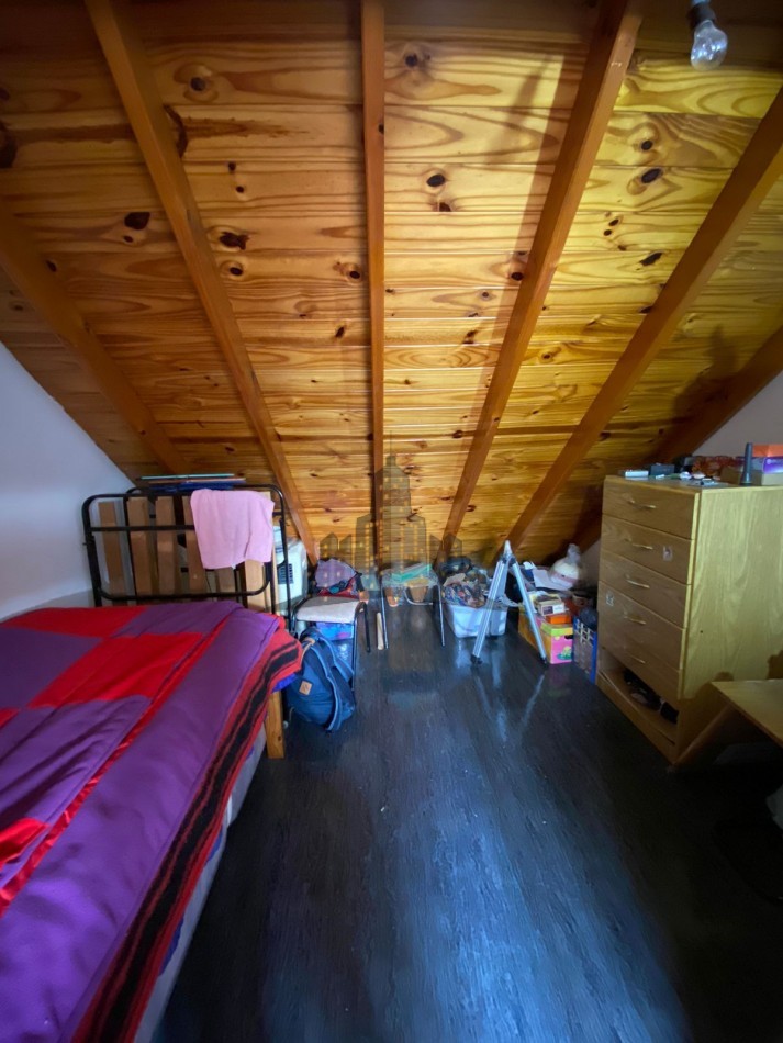 VENTA - DEPTO TIPO DUPLEX TRES AMBIENTES - SANTOS LUGARES - COCHERA CUBIERTA -
