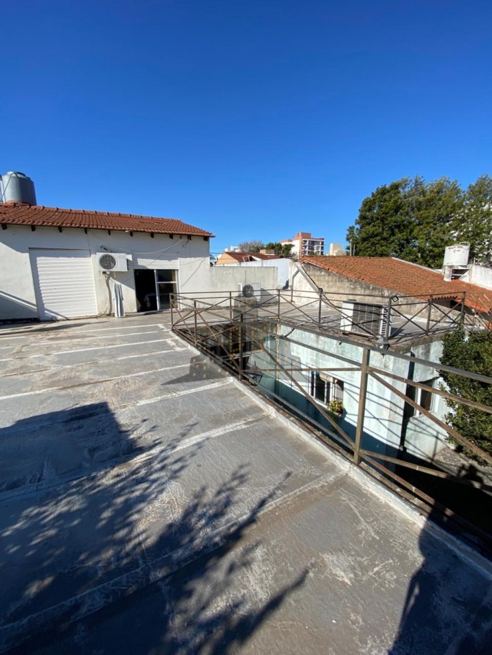 VENTA - IMPORTANTE LOTE - CASA 4 AMBIENTES - IDEAL INVERSION -