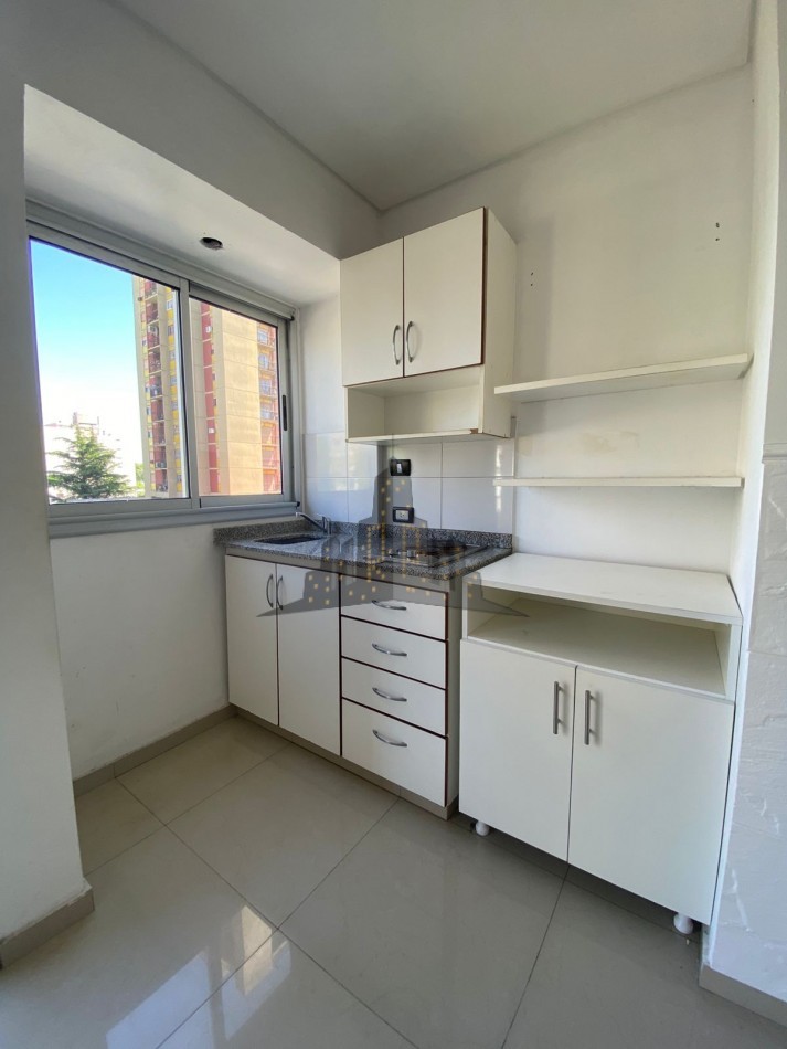 ALQUILER - DEPTO DOS AMBIENTES - APTO PROFESIONAL - CASEROS CENTRO
