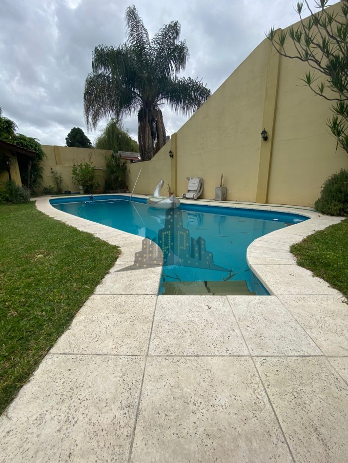 VENTA - CASA SOBRE LOTE PROPIO EN CASEROS | UBICACION ESTRATEGICA + GRAN POTENCIAL - 