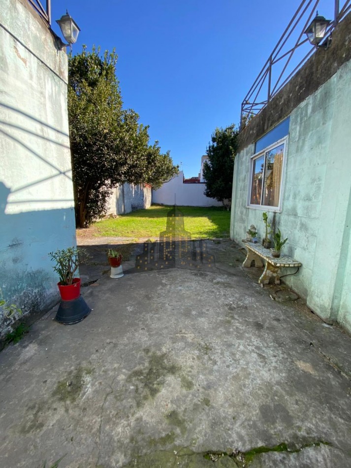 VENTA - IMPORTANTE LOTE - CASA 4 AMBIENTES - IDEAL INVERSION -