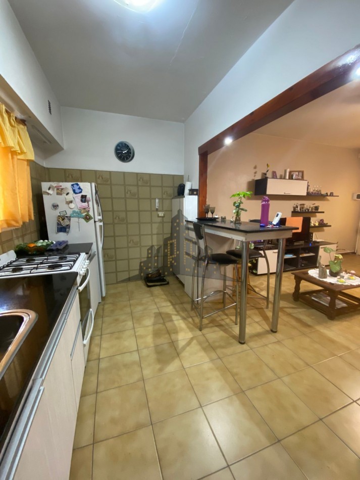 VENTA - PH 3 AMBIENTES TIPO CASA CON COCHERA Y PATIO - APTO CREDITO - CASEROS -  EXCELENTE OPORTUNIDAD