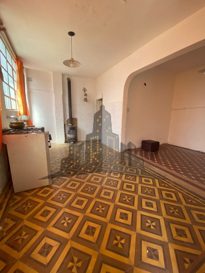 ALQUILER - PH TIPO PENSION - 2 AMBIENTES - CASEROS NORTE