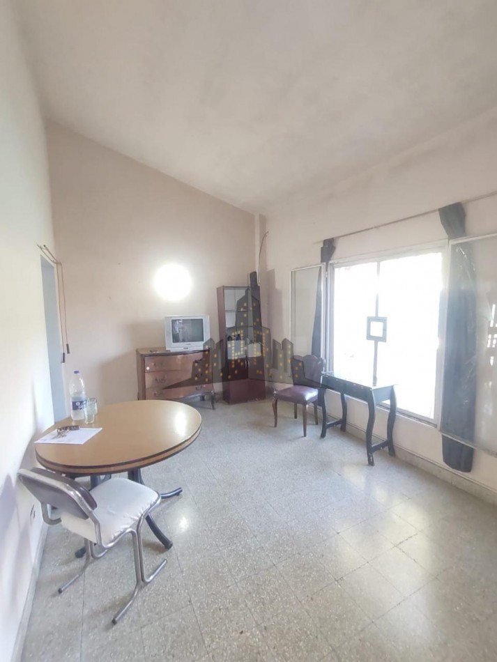  VENTA - CASA TRES AMBIENTES CON FONDO LIBRE - CASEROS 