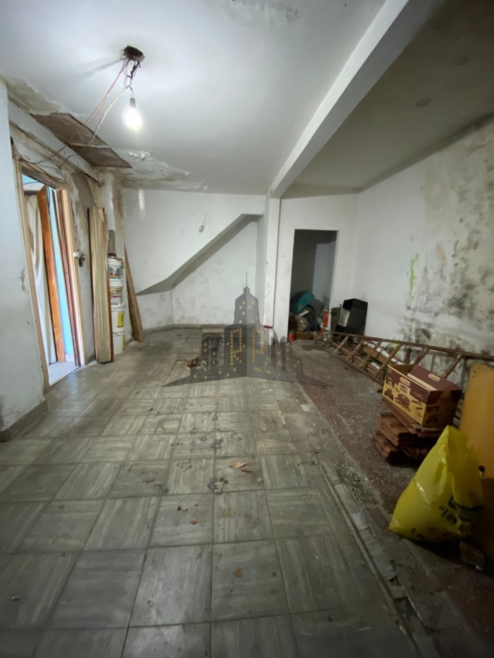 VENTA - IMPORTANTE LOTE - CASA 4 AMBIENTES - IDEAL INVERSION -