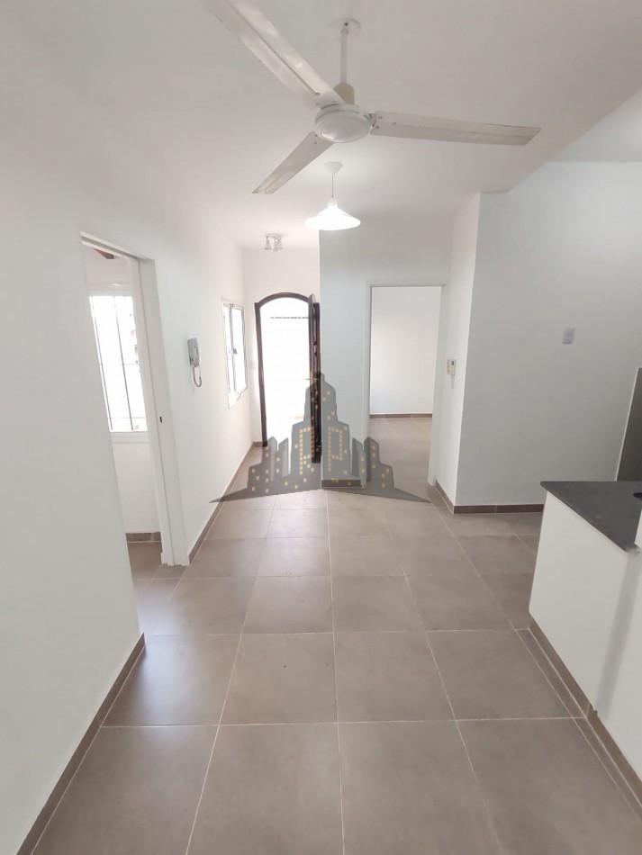 ALQUILER - DEPARTAMENTO PH 3 AMBIENTES CON PATIO - ENTRADA COMPARTIDA - SIN EXPENSAS 