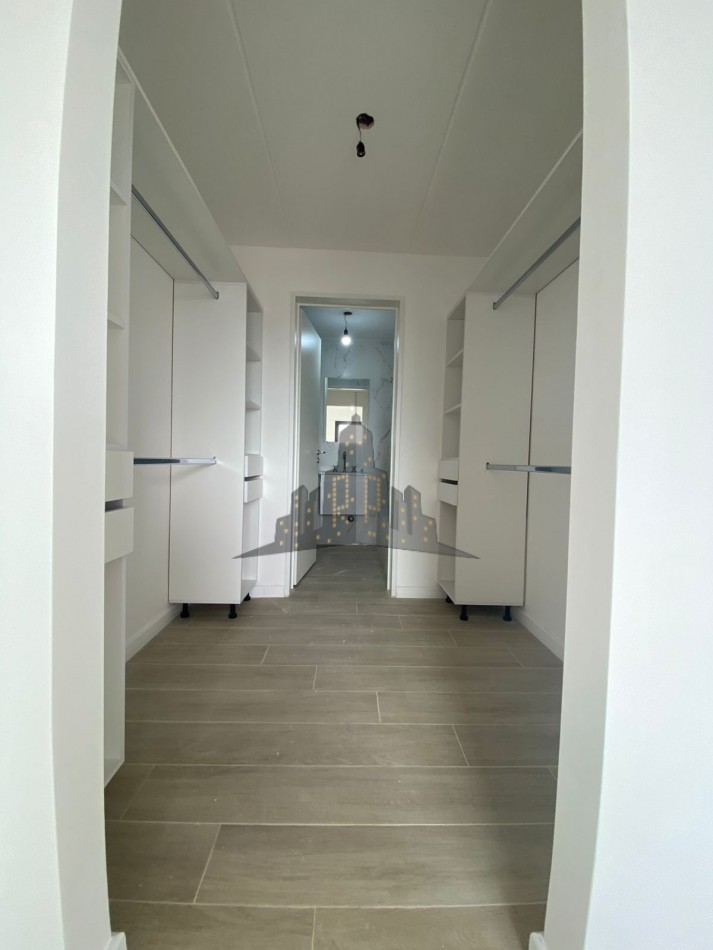 ALQUILER - APTO PROFESIONAL - A ESTRENAR - DUPLEX 5 AMBIENTES - CON COCHERA - CASEROS NORTE 