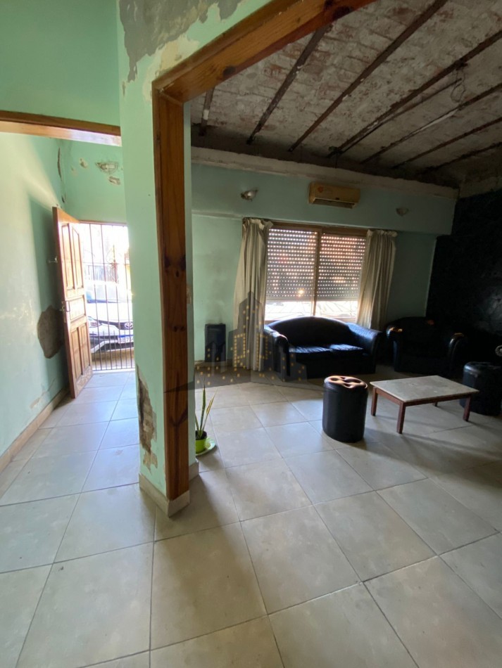VENTA - IMPORTANTE LOTE - CASA 4 AMBIENTES - IDEAL INVERSION -
