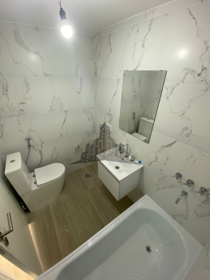 ALQUILER - APTO PROFESIONAL - A ESTRENAR - DUPLEX 5 AMBIENTES - CON COCHERA - CASEROS NORTE 