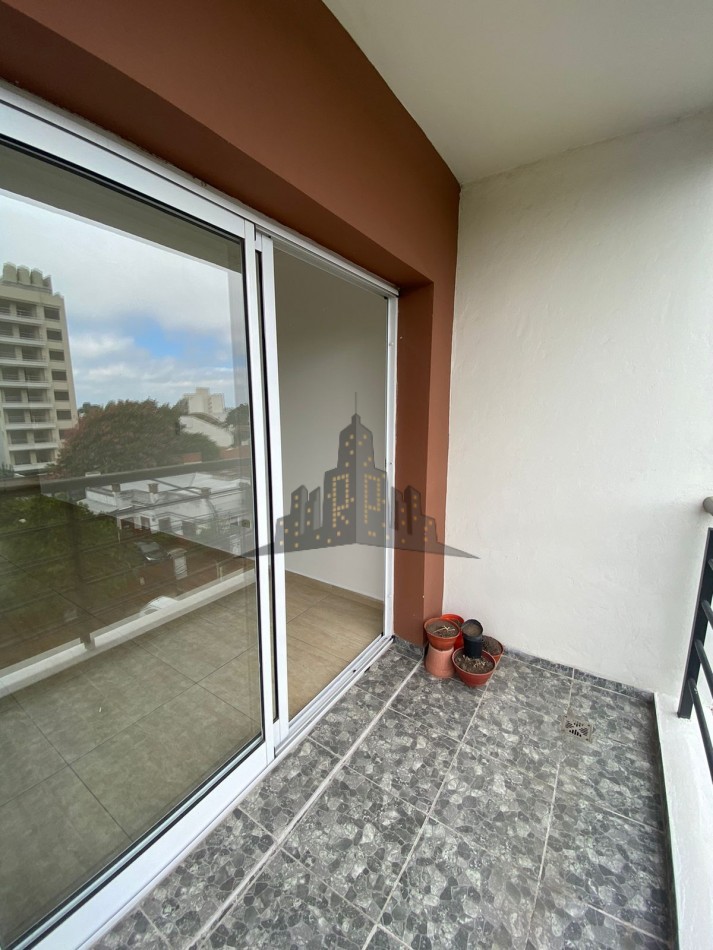 ALQUILER - MONONAMBIENTE CON BALCON - CASEROS -