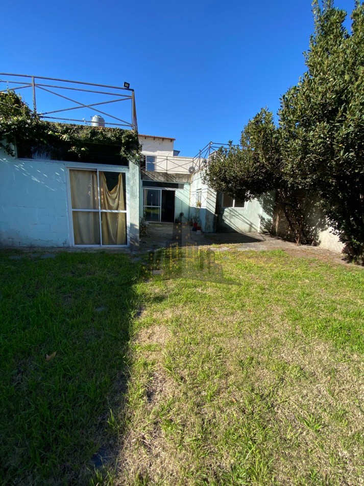 VENTA - IMPORTANTE LOTE - CASA 4 AMBIENTES - IDEAL INVERSION -