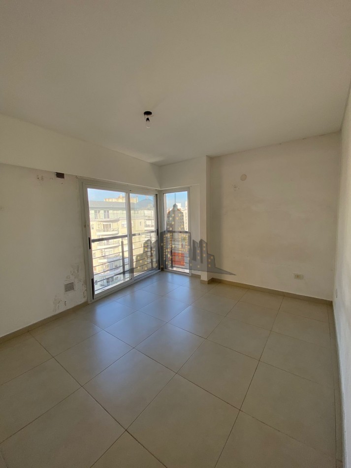 ALQUILER - DUPLEX TRES AMBIENES - CASEROS CENTRO -