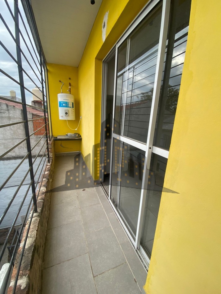 ALQUILER - DEPTO DOS AMBIENTES - DOBLE BALCON - SANTOS LUGARES - BAJAS EXPENSAS 
