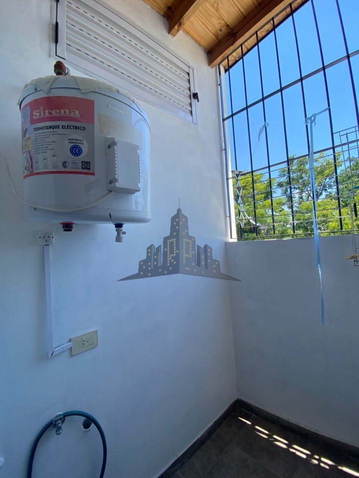 ALQUILER - MONOAMBIENTE EN PRIMER PISO POR ESCALERA - SIN EXPENSAS - CASEROS 