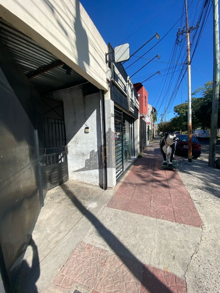 VENTA EN BLOCK - LOCAL COMERCIAL + LOTE EN ESQUINA - CASEROS CENTRO - INVERSION