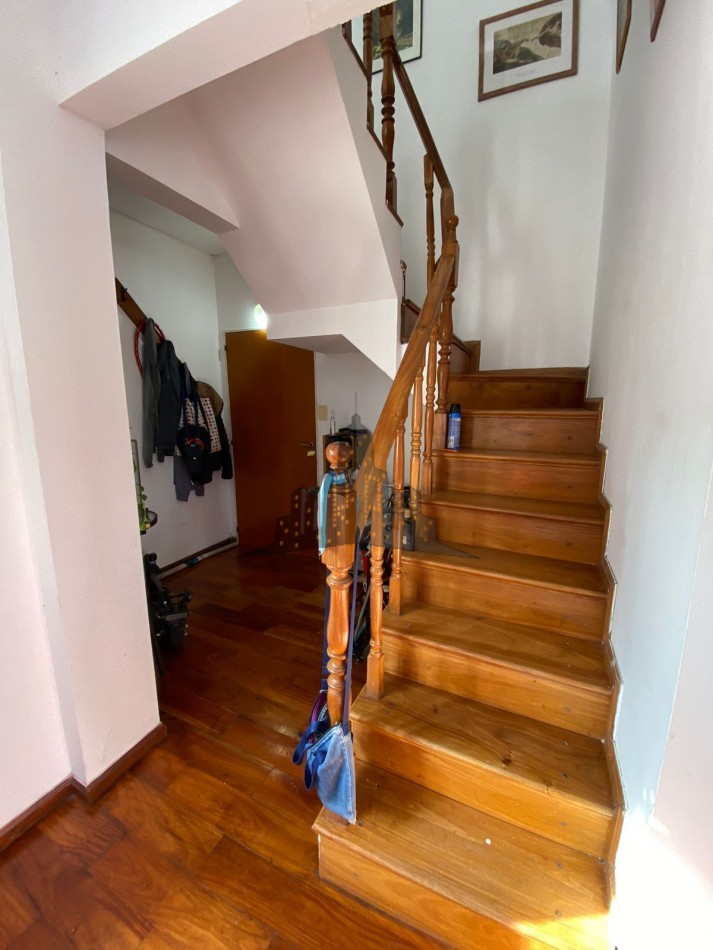 VENTA - DEPTO TIPO DUPLEX TRES AMBIENTES - SANTOS LUGARES - COCHERA CUBIERTA -