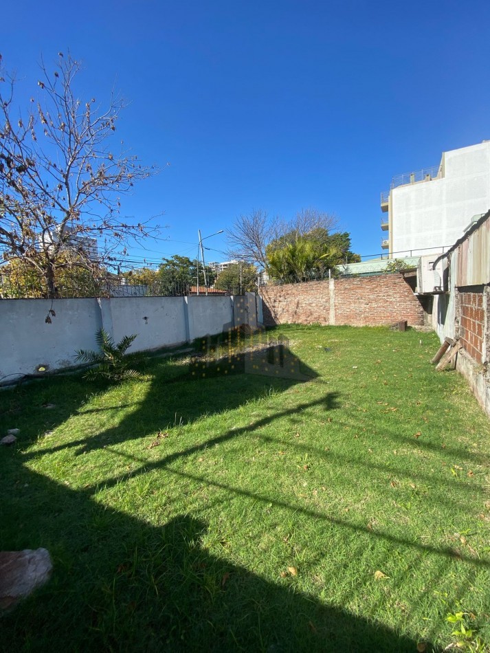 VENTA EN BLOCK - LOCAL COMERCIAL + LOTE EN ESQUINA - CASEROS CENTRO - INVERSION
