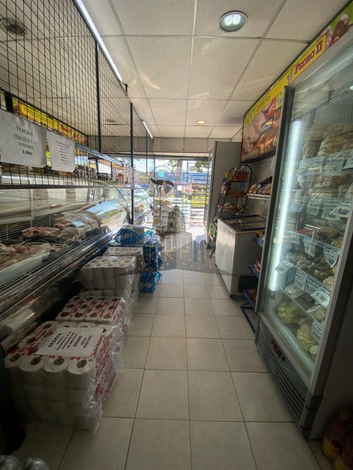 VENTA EN BLOCK - LOCAL COMERCIAL + LOTE EN ESQUINA - CASEROS CENTRO - INVERSION