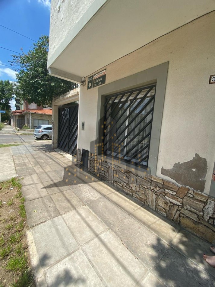  VENTA - CASA CUATRO AMBIENTES - SANTOS LUGARES -  TIPO DUPLEX