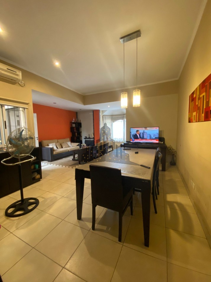 VENTA - CASA SOBRE LOTE PROPIO EN CASEROS | UBICACION ESTRATEGICA + GRAN POTENCIAL - 