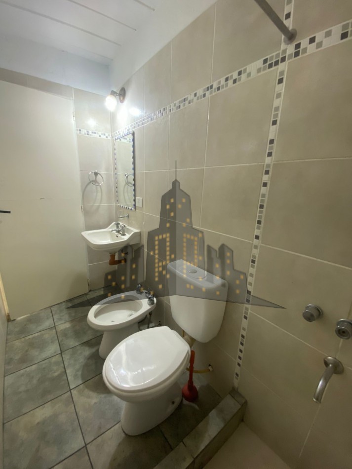 ALQUILER - DEPTO DOS AMBIENTES - DOBLE BALCON - SANTOS LUGARES - BAJAS EXPENSAS 
