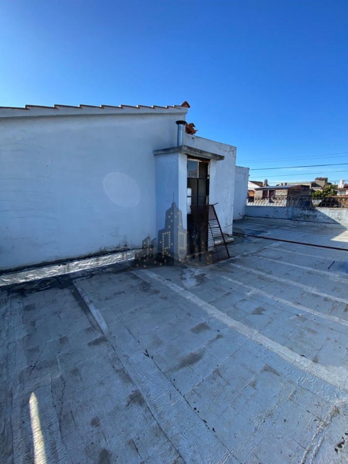 VENTA - IMPORTANTE LOTE - CASA 4 AMBIENTES - IDEAL INVERSION -