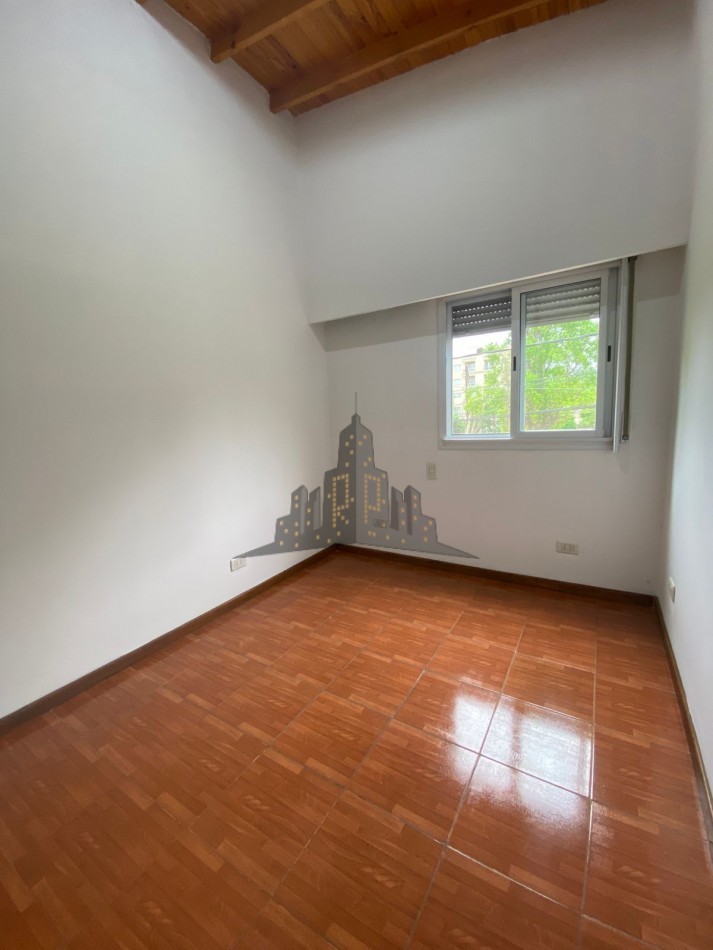 ALQUILER - DEPTO PRIMER PISO POR ESCALERA - TRES AMBIENTES - SIN EXPENSAS - V.BOSCH