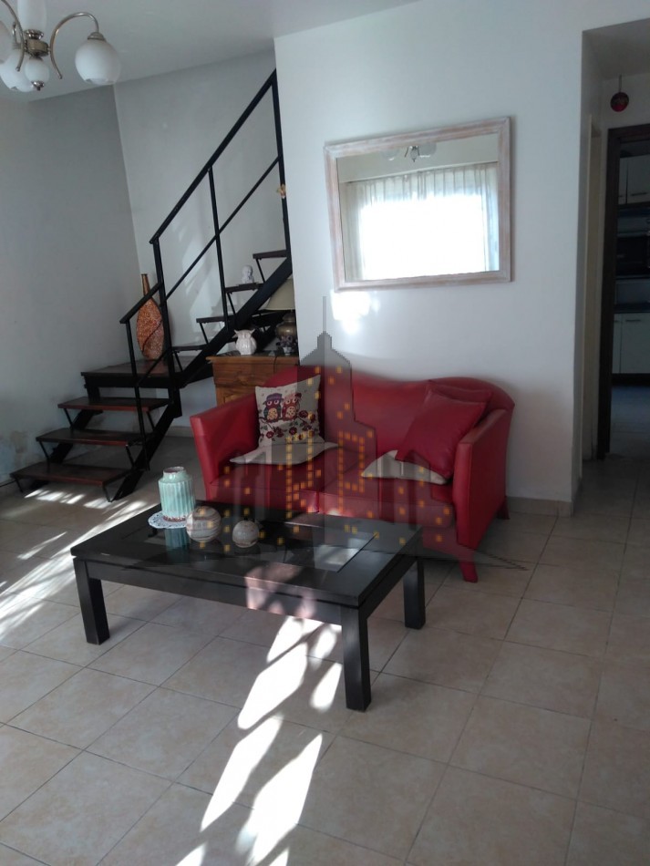  VENTA - CASA CUATRO AMBIENTES - SANTOS LUGARES -  TIPO DUPLEX