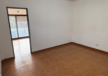 VENTA - DEPARTAMENTO DOS AMBIENTES - CASEROS CENTRO - EXCELENTE OPORTUNIDAD - APTO PROFESIONAL 