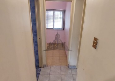 ALQUILER - CASEROS - USO SOLO PROFESIONAL - CASA TRES AMBIENTES