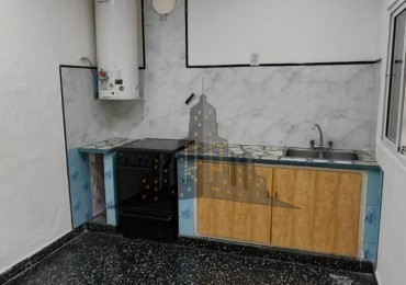  ALQUILER - PH AL FRENTE TRES AMBIENTES CON PATIO - SAENZ PEÑA - 