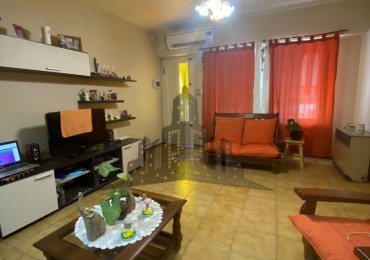  VENTA - PH 3 AMBIENTES TIPO CASA CON COCHERA Y PATIO - APTO CREDITO - CASEROS -  EXCELENTE OPORTUNIDAD