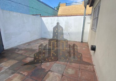 ALQUILER - PH - DOS AMBIENTES CON PATIO - CASEROS NORTE - SIN EXPENSAS