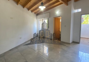 ALQUILER - MONOAMBIENTE EN PRIMER PISO POR ESCALERA - SIN EXPENSAS - CASEROS 