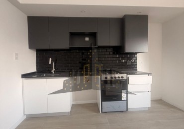 ALQUILER - DEPTO DOS AMBIENTES A ESTRENAR  AL FRENTE - CON BALCON - 