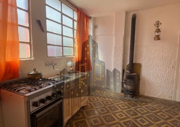 ALQUILER - PH TIPO PENSION -  2 AMBIENTES - CASEROS NORTE