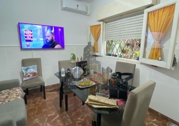  VENTA - CASEROS NORTE - PH AL FRENTE - TRES AMBIENTES - CON PATIO 